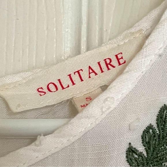 Solitaire Anthropologie Embroidered Flower Detailed White Peasant Top Size Small - Picture 3 of 5